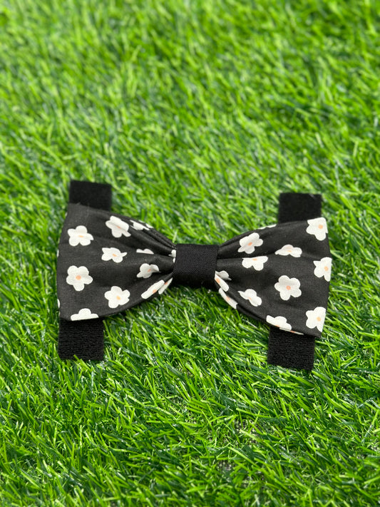 Darling Dancing Daisies Bowtie